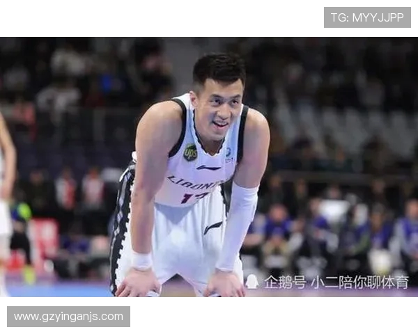 广州篮球队以71分稳居世界锦标赛积分榜首位展现强劲实力